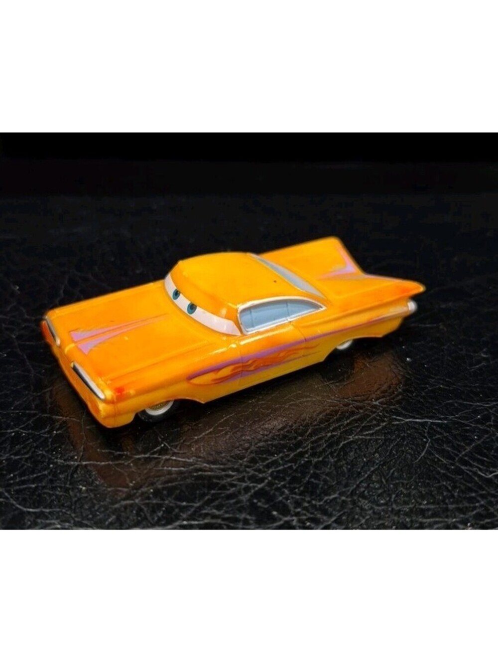 Disney Pixar Cars - COLOR CHANGERS RAMONE RED/ YELLOW Orange - 1:55 Scale